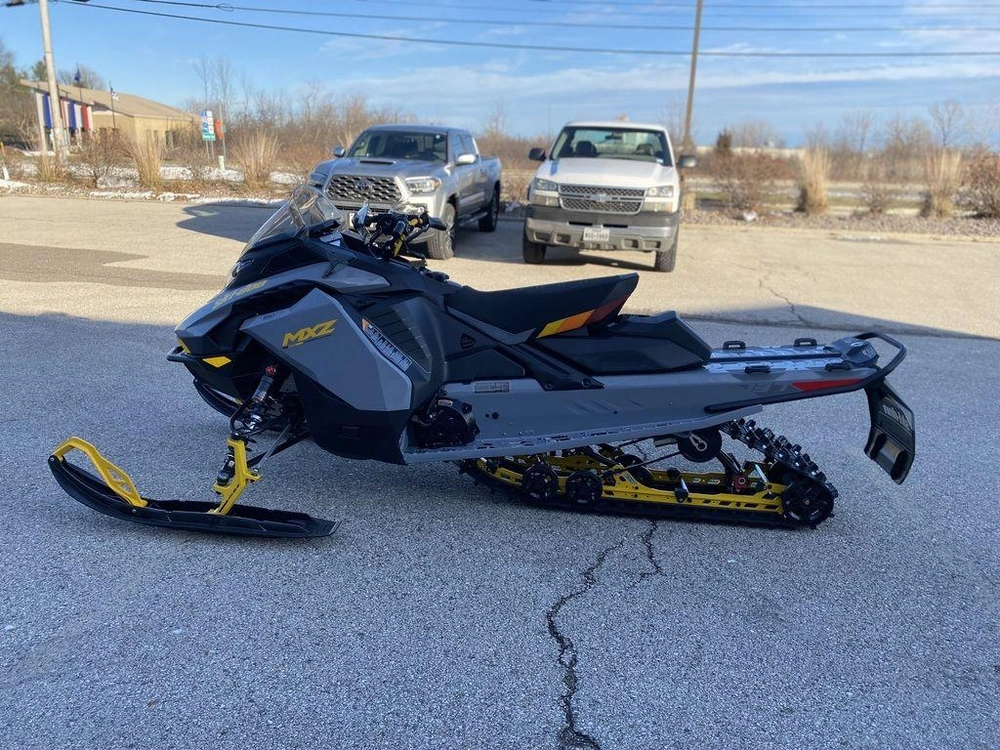 2026 Ski-doo Mxz® Adrenaline® With Blizzard® Package 850 E-tec 137 Ice R. Xt 1.25 alt