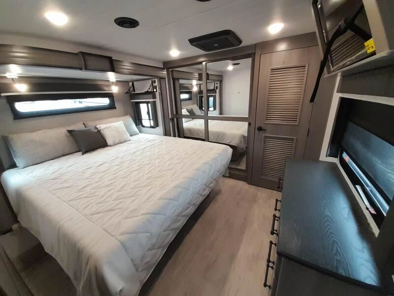 Keystone Rv Montana 3857br 2023 alt