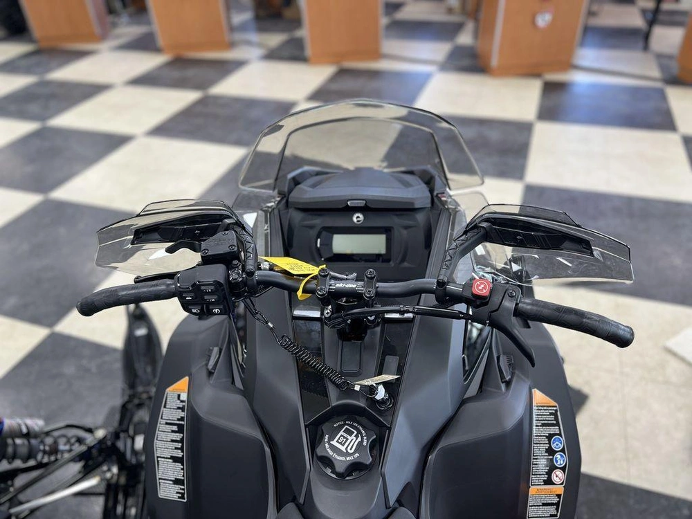2026 Ski-doo Mxz® Adrenaline® 850 E-tec 137_black alt