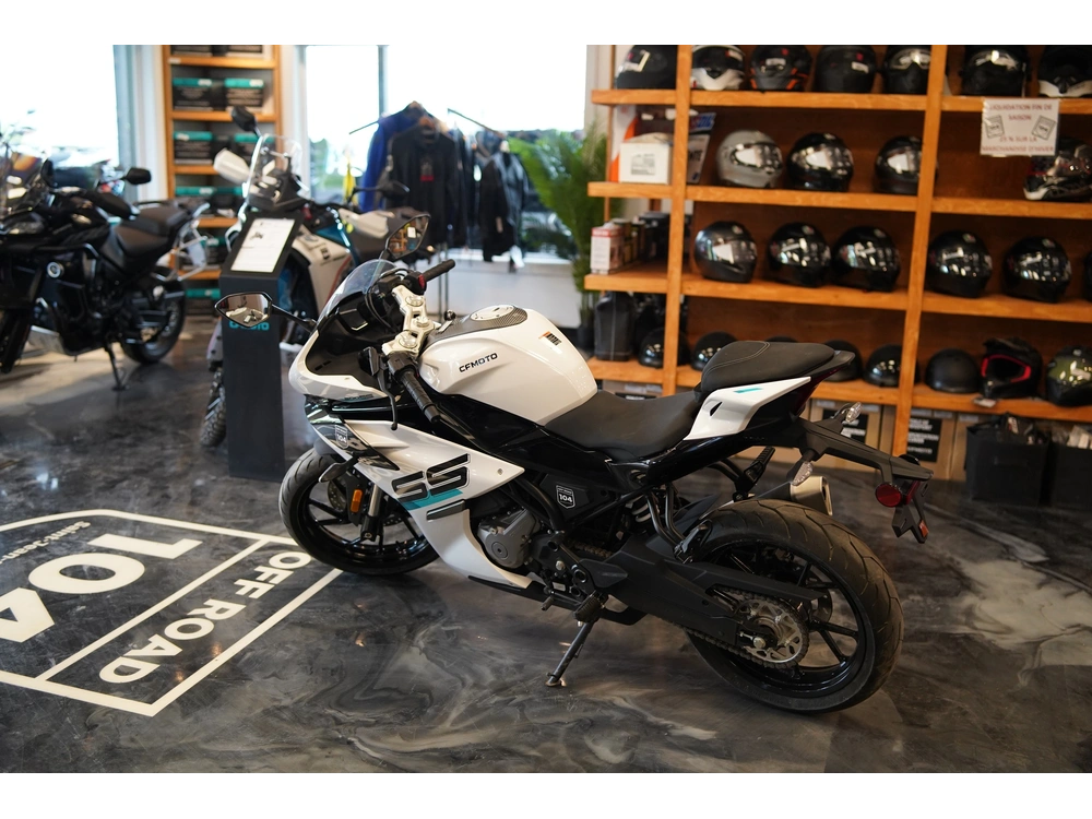 2024 Cfmoto 300 Ss alt