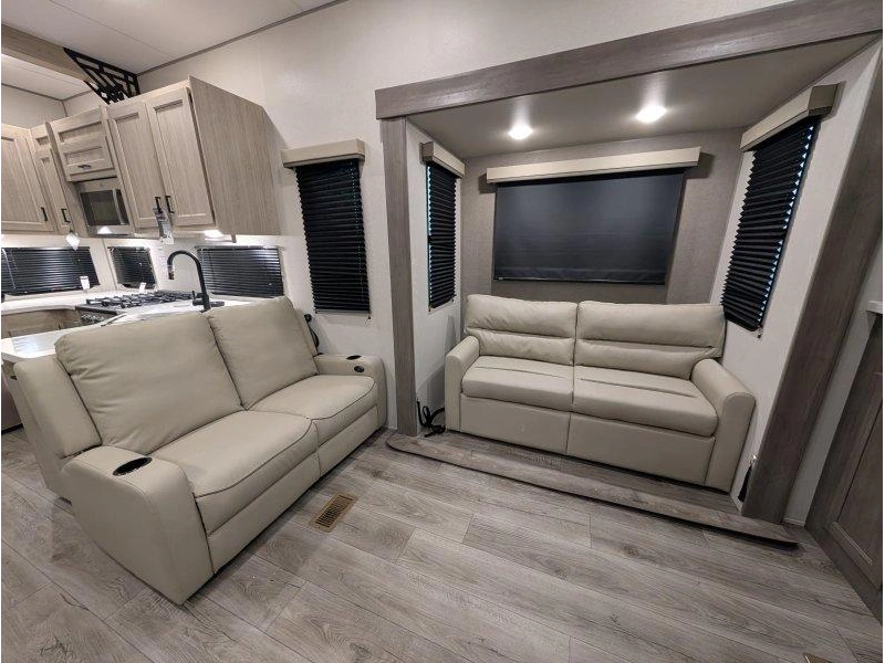Coachmen Catalina 44condo 2026 alt
