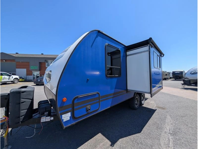 Winnebago Micro Minnie 2108fbs 2020 alt