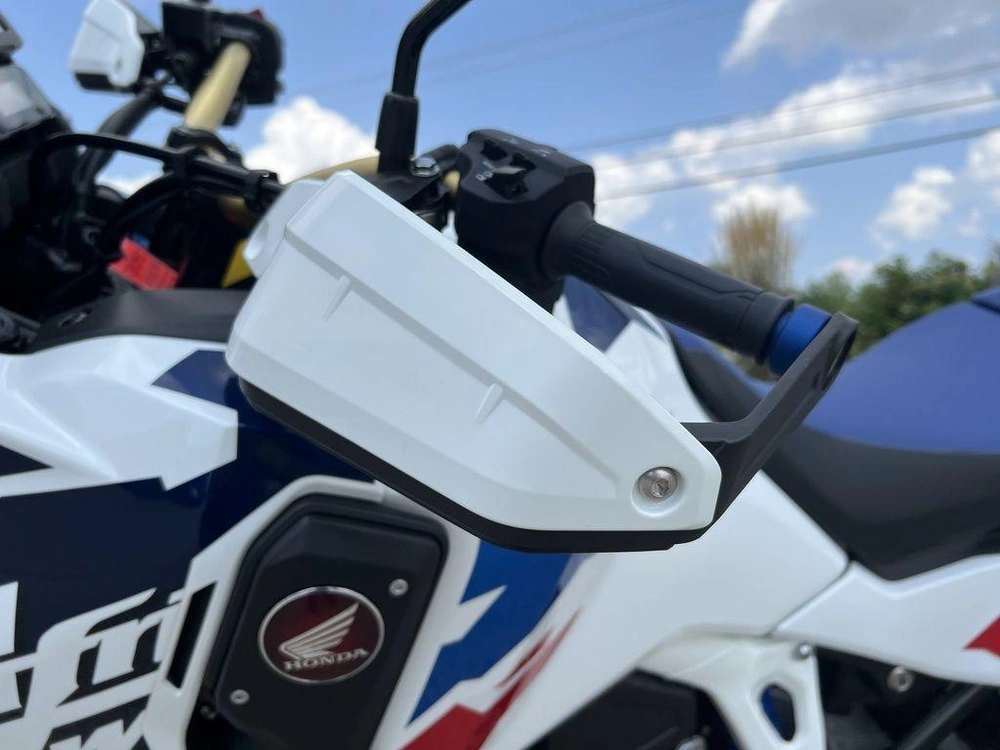 2025 Honda Africa Twin Adventure Sports Es alt