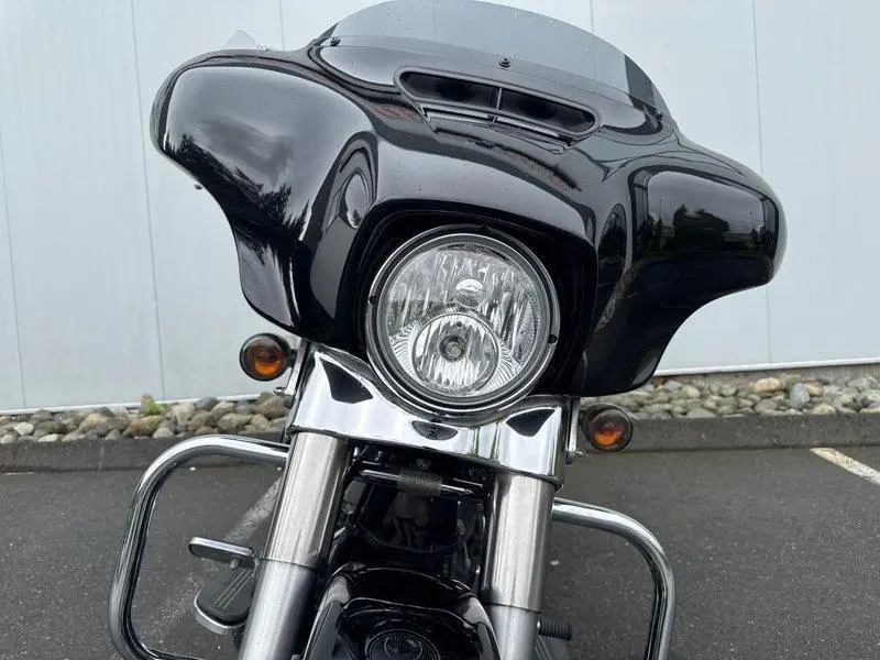 2023 Harley-Davidson FLHX - Street Glide™ thumbnail 17