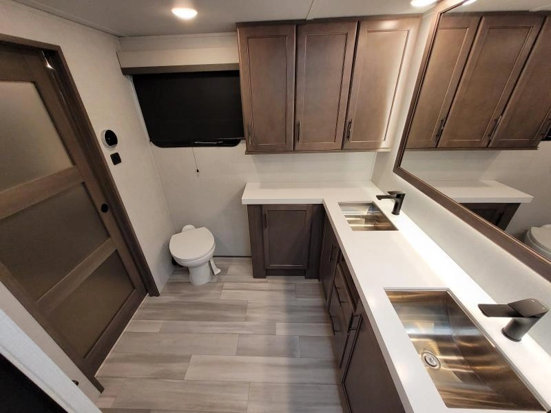 Grand Design Solitude 380fl 2023 alt