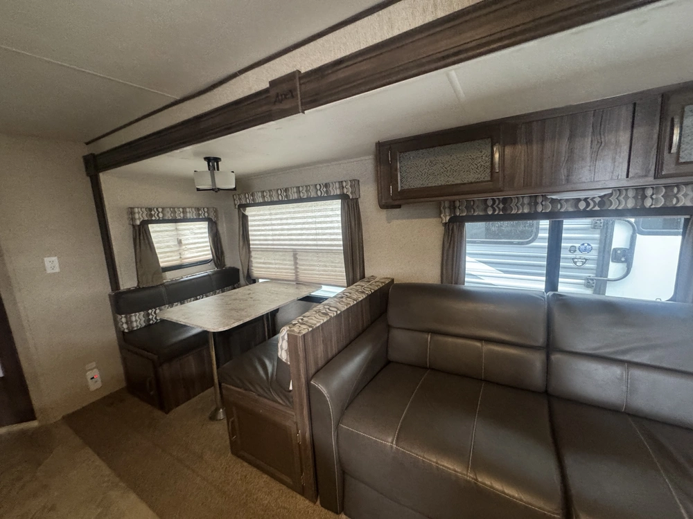 2017 Coachmen Apex 276 Bhss alt