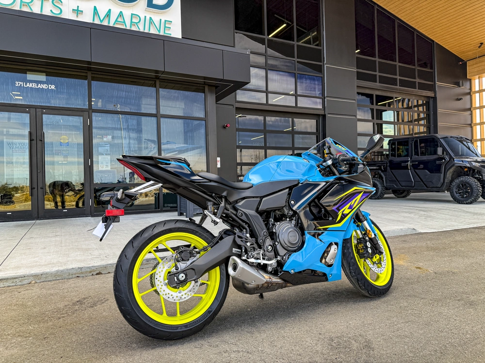 2026 Yamaha R7 alt