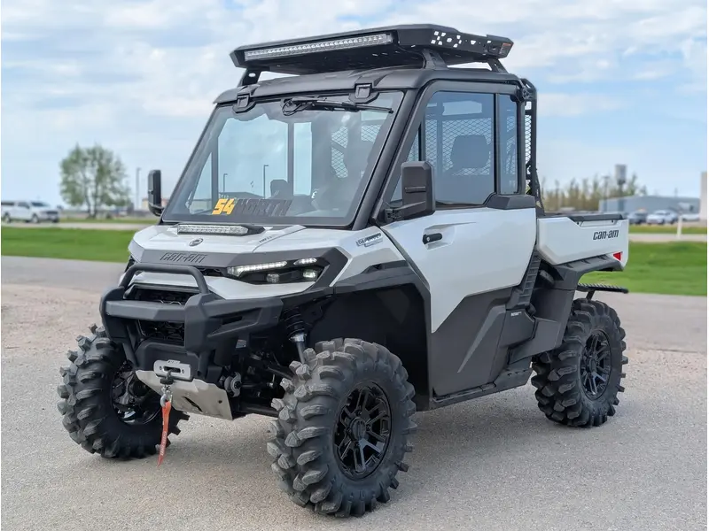 2026 Can-Am Defender Limited HD11 - White *DEMO* thumbnail 9