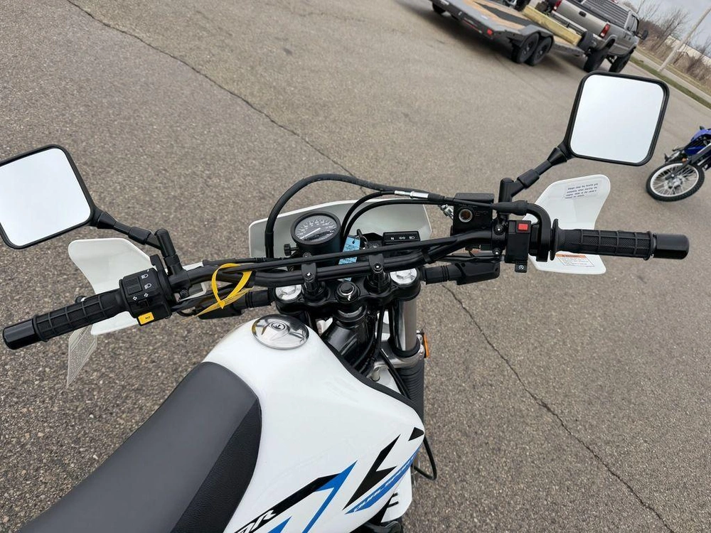 2026 Suzuki Dr650s alt