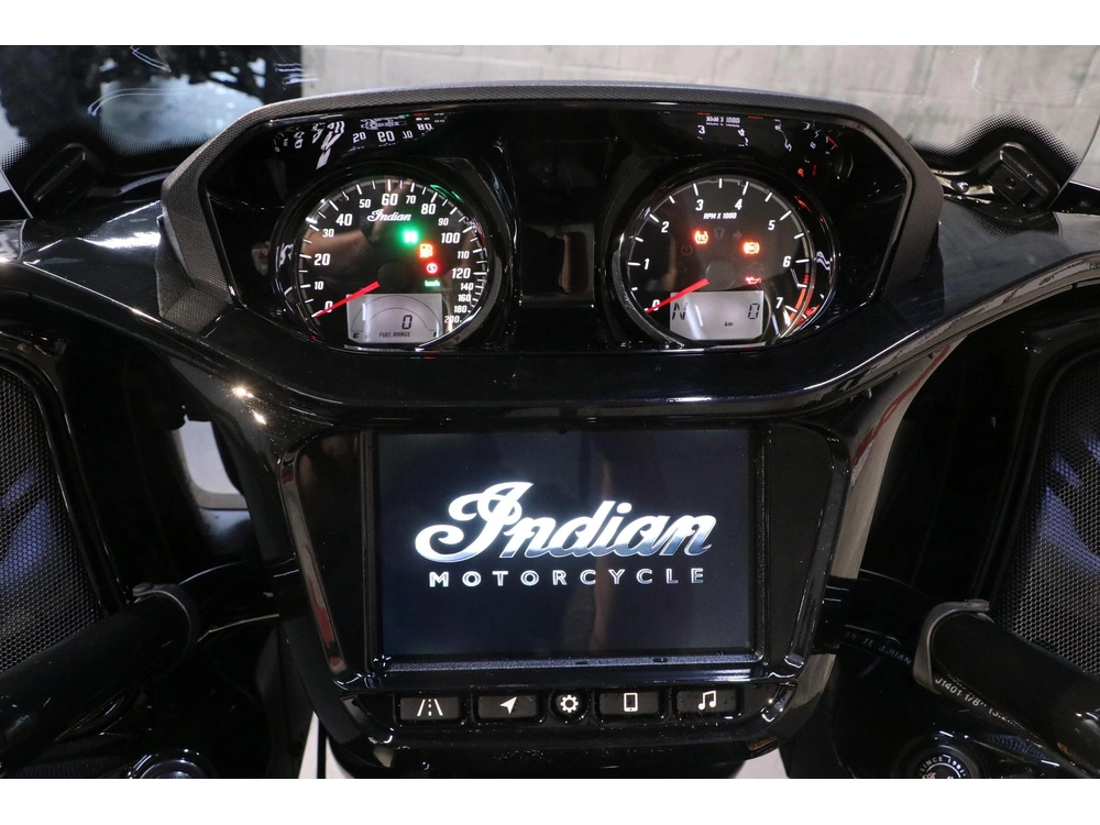 2026 Indian Motorcycle Challenger Dark Horse +112 & Audio alt