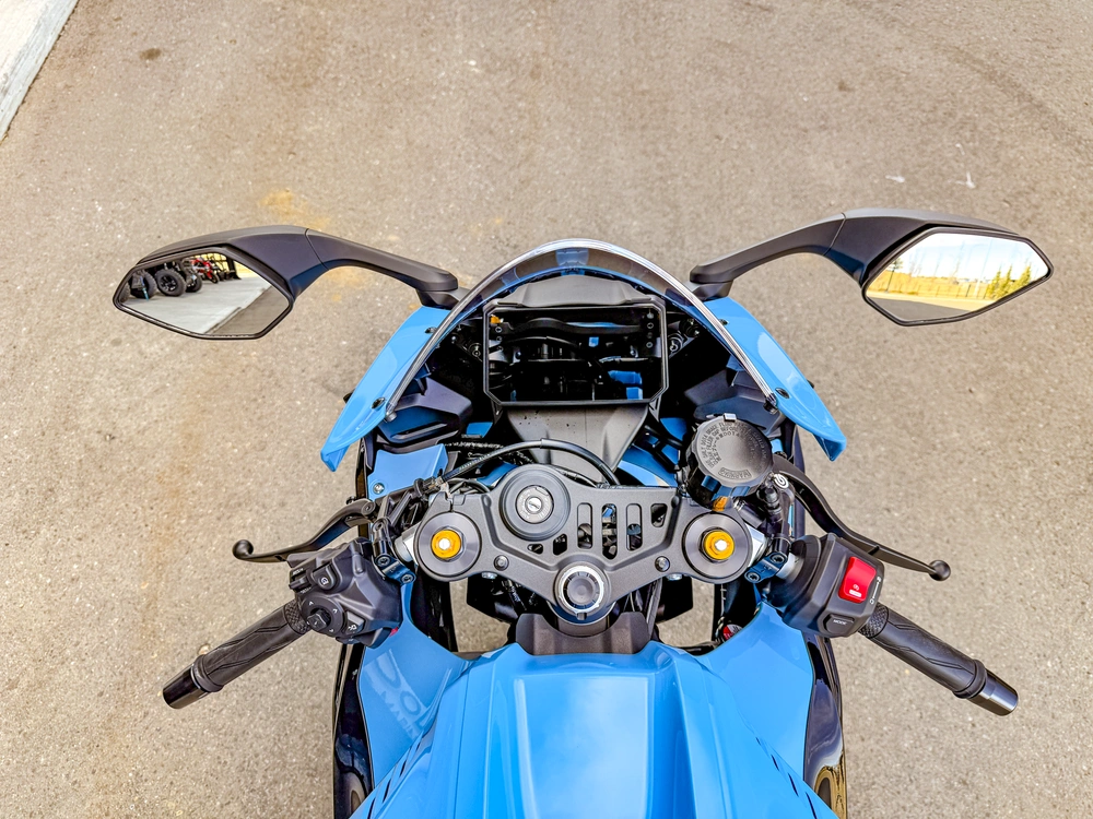 2026 Yamaha R7 alt
