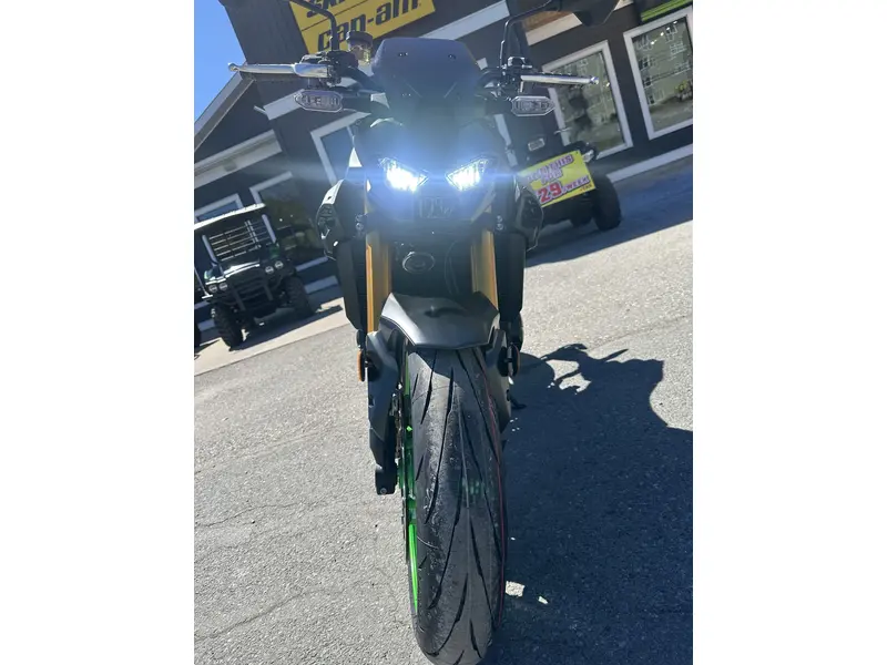 2026 Kawasaki Z900 SE thumbnail 3