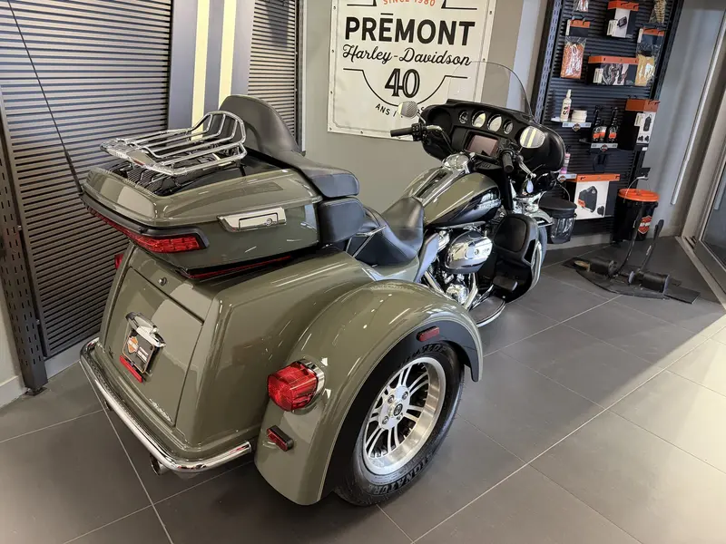 2021 Harley-Davidson FLHTCUTG Tri Glide Ultra FLHTCUTG thumbnail 7