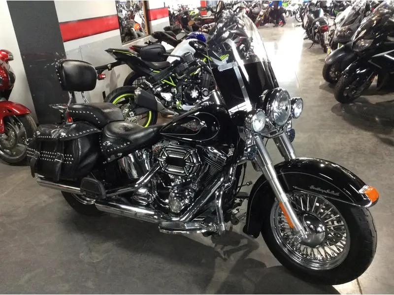 2011 Harley-Davidson Softail Heritage FLSTC Abs - 1