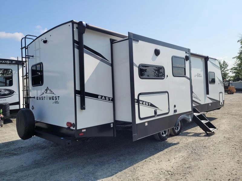 East To West Della Terra 2810k 2024 alt