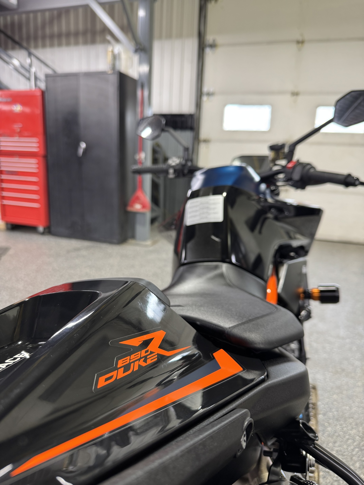 2022 KTM DUKE 890 R thumbnail 10