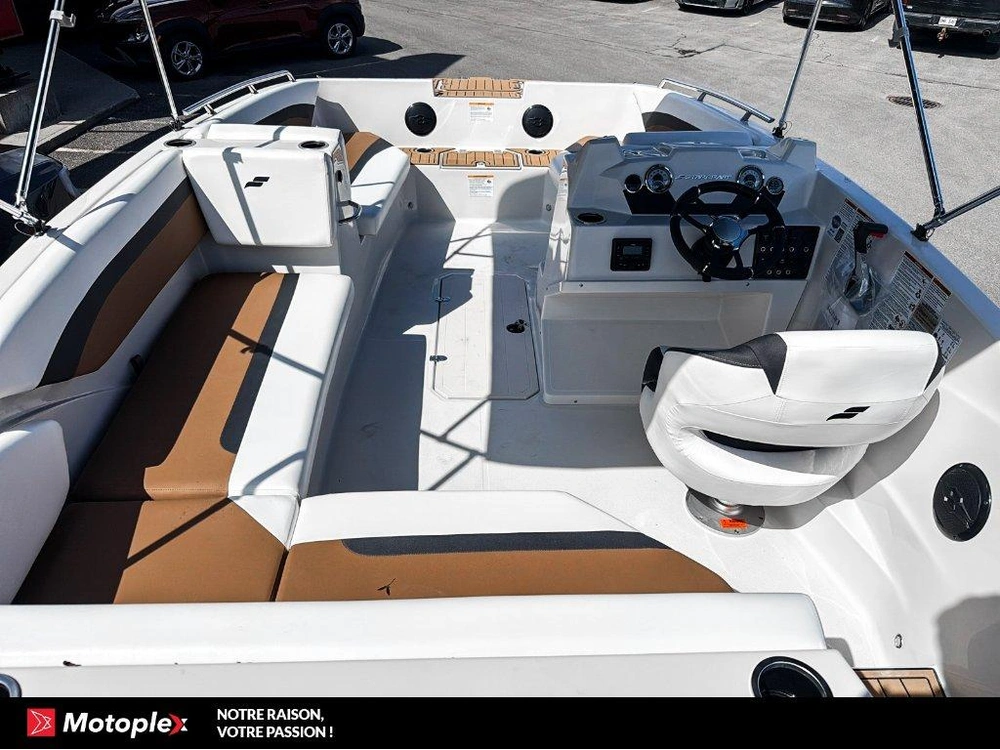 2025 Starcraft Svx 171 Ob 90hp Deck Boat Bateau Ponté alt