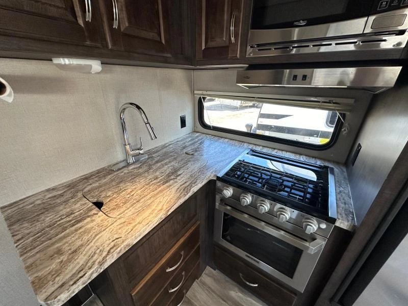 Shasta Phoenix 25mk 2020 alt