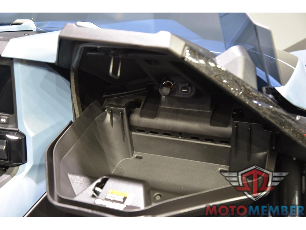 2026 Slingshot Signature Edition Autodrive alt
