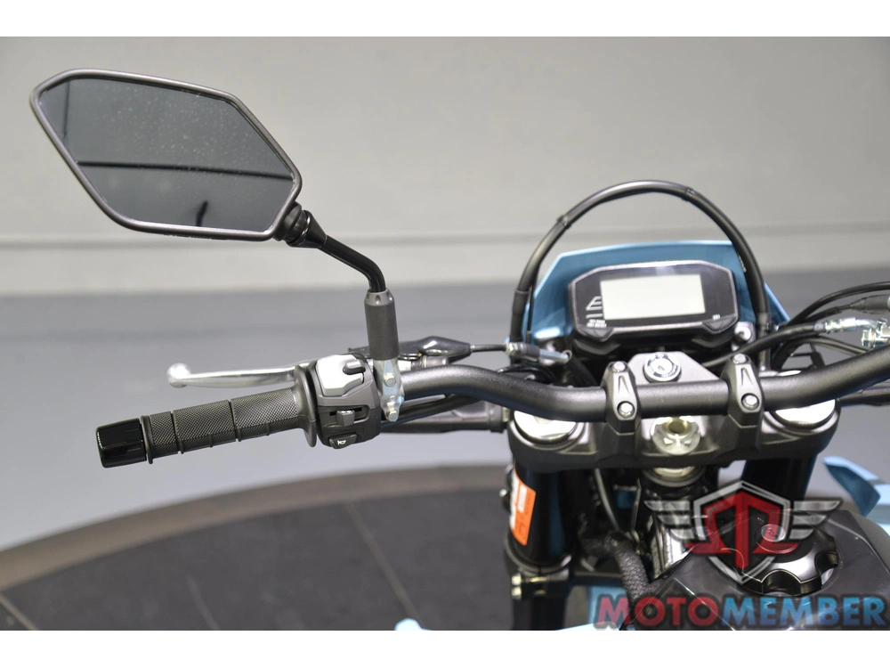 2025 Suzuki Dr-z4sm alt