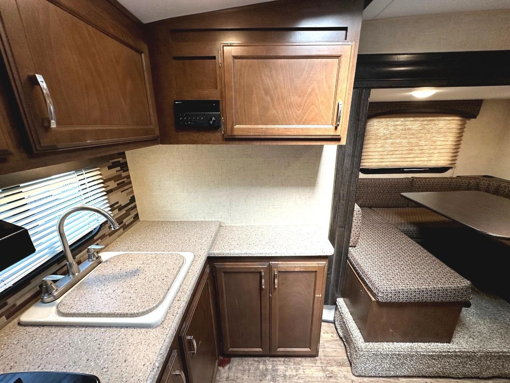 2018 Venture Rv Sonic Lite 167vms alt