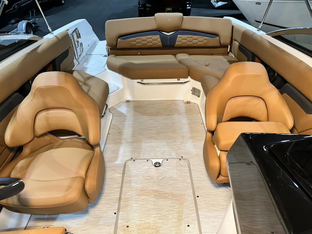 2024 Four Winns HD5 MERCRUISER 6.2L / BRAVO 3 thumbnail 13