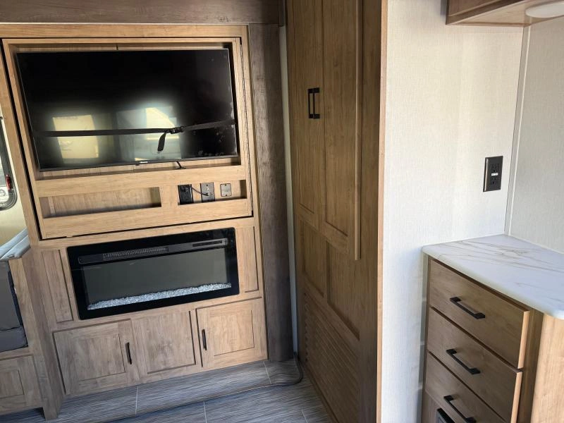 Coachmen Freedom Express 274rks 2025 alt