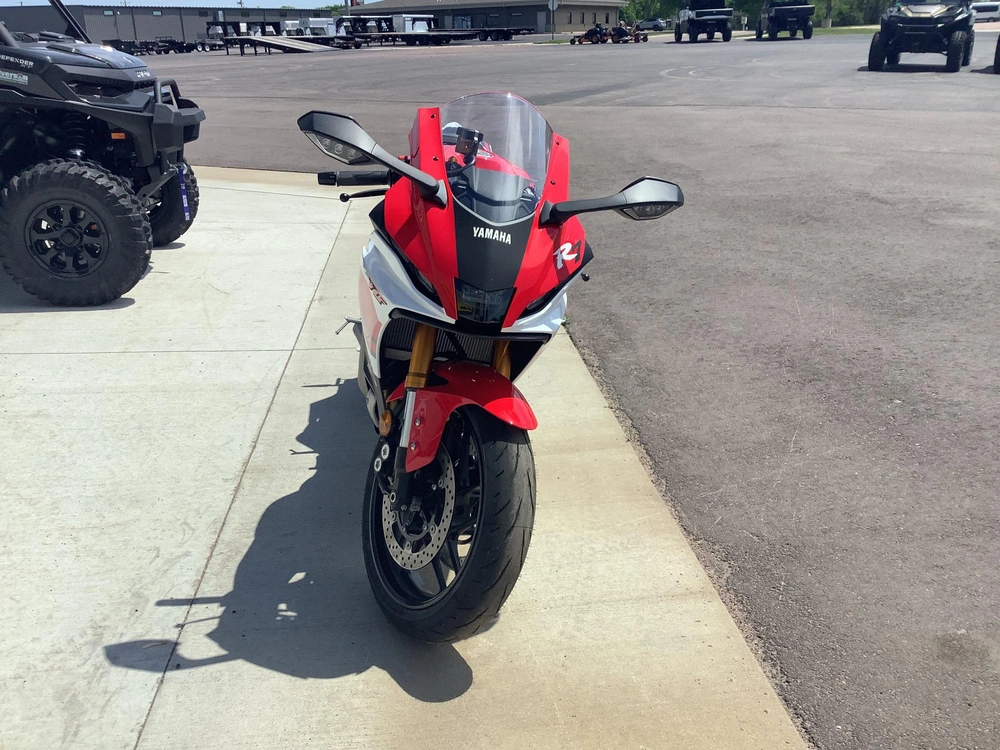 2026 Yamaha Yzf R7 alt