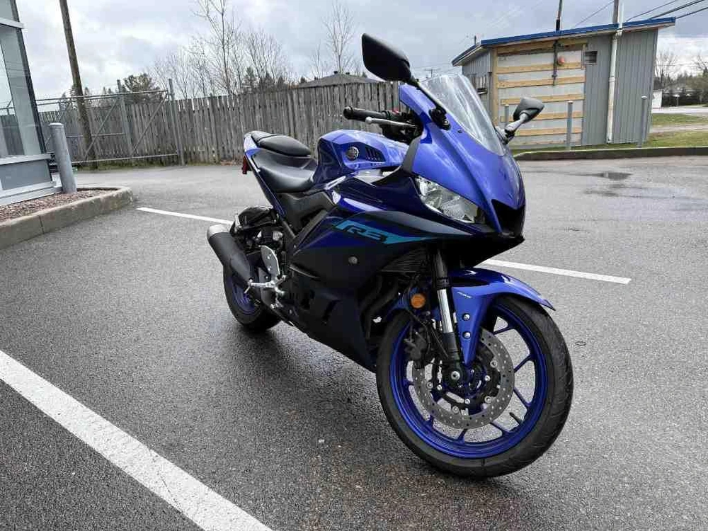 Yamaha Yzfr3 2024 alt