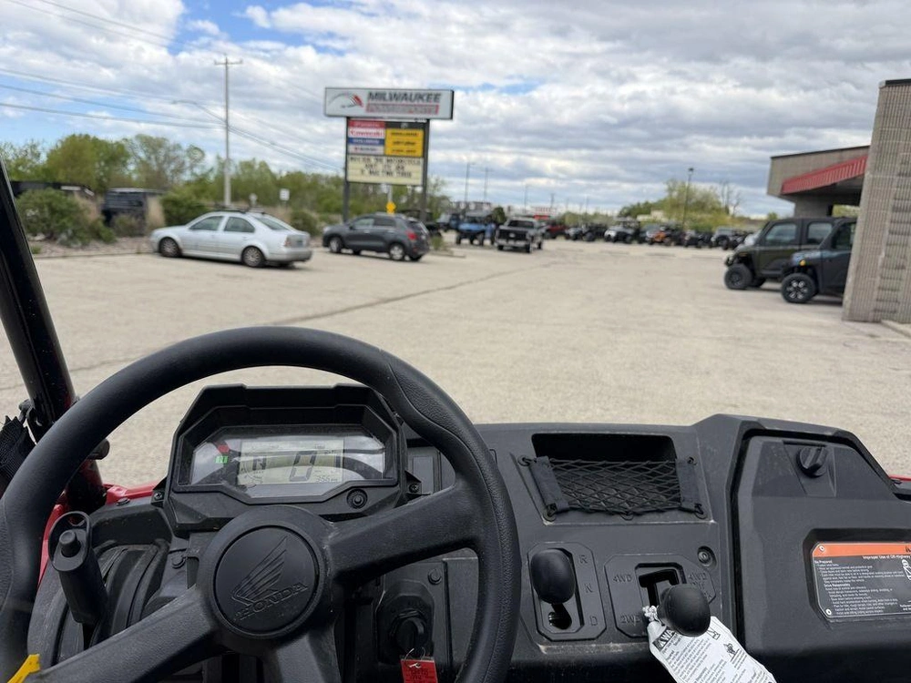 2026 Honda Pioneer 700 alt