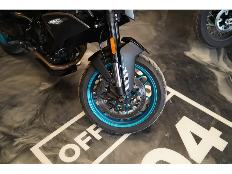 2024 CFMOTO 800NK thumbnail 6