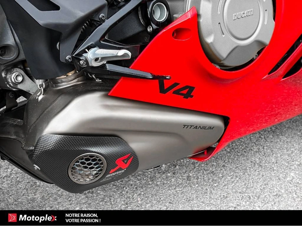 Ducati Panigale V4 Akrapovic 2023 alt