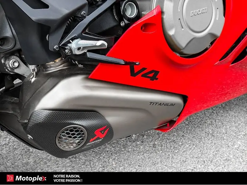 2023 Ducati PANIGALE V4 AKRAPOVIC thumbnail 4