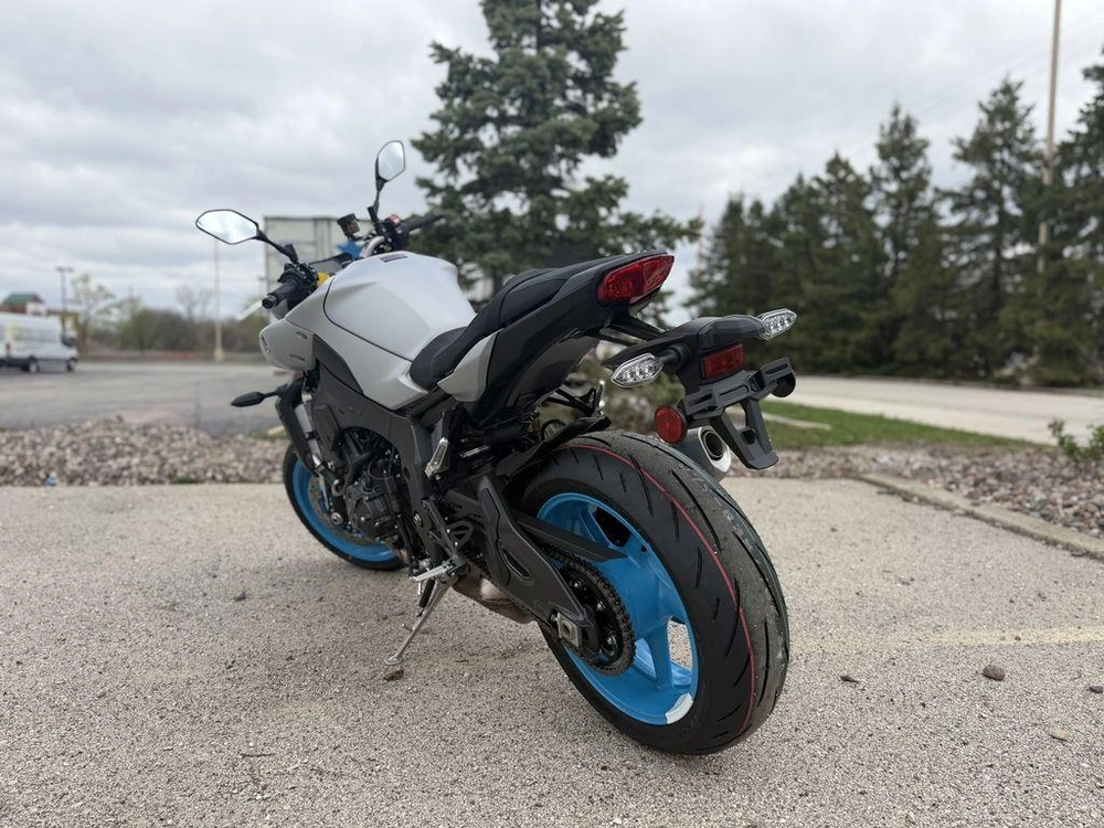 2026 Yamaha Mt-10 alt