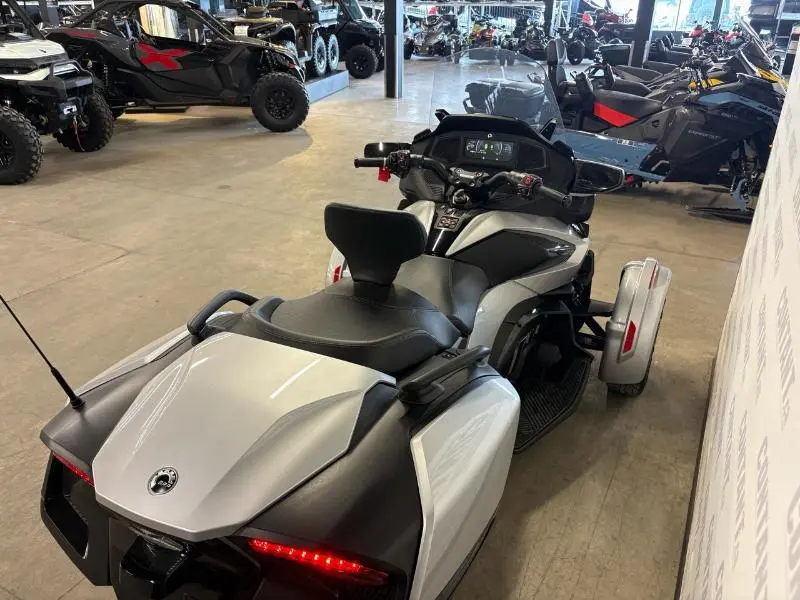 2023 Can-Am Spyder RT (SE6) thumbnail 5