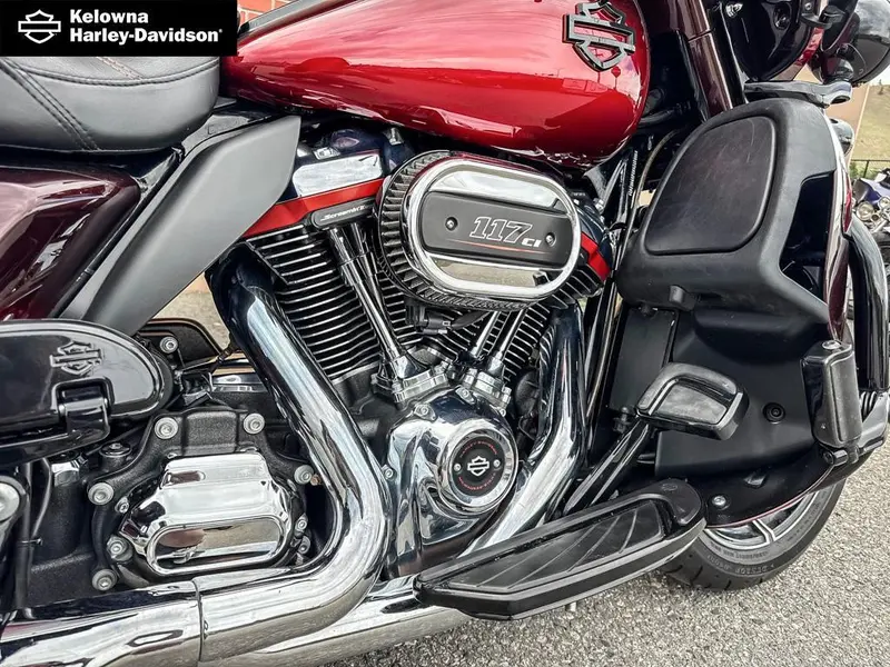 2018 Harley-Davidson FLHTKSE - CVO™ Limited thumbnail 17