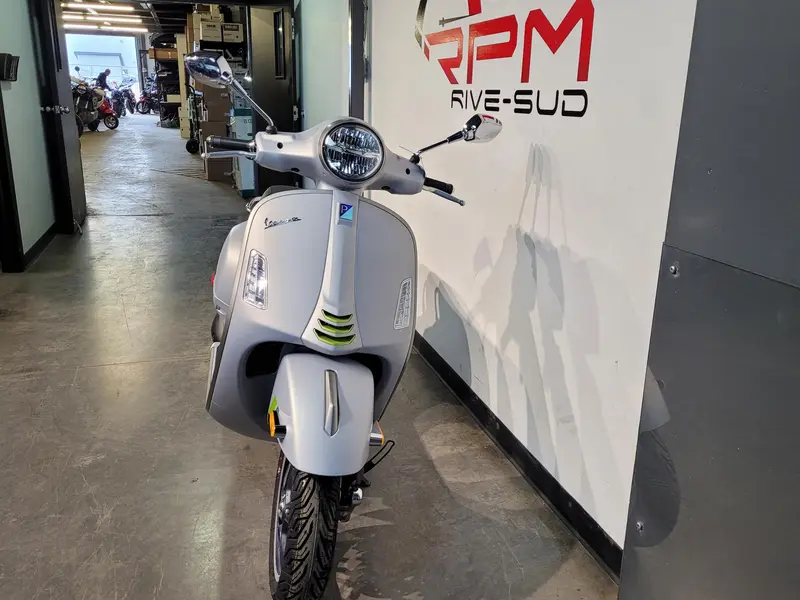 2024 VESPA GTS 300 SUPER TECH *2.99% / 60 mois💳