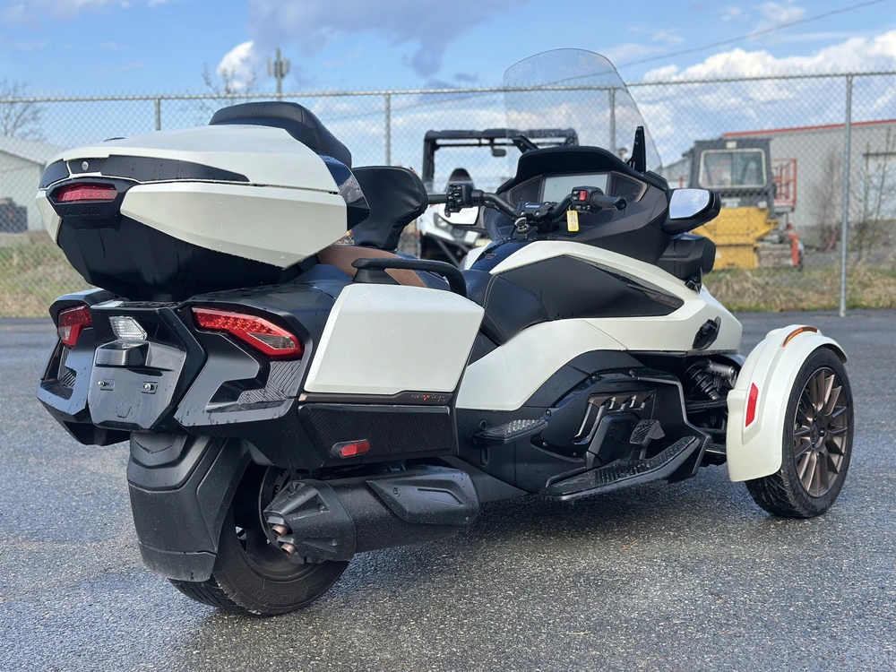 Can-am Spyder Sea To Sky 2024 alt