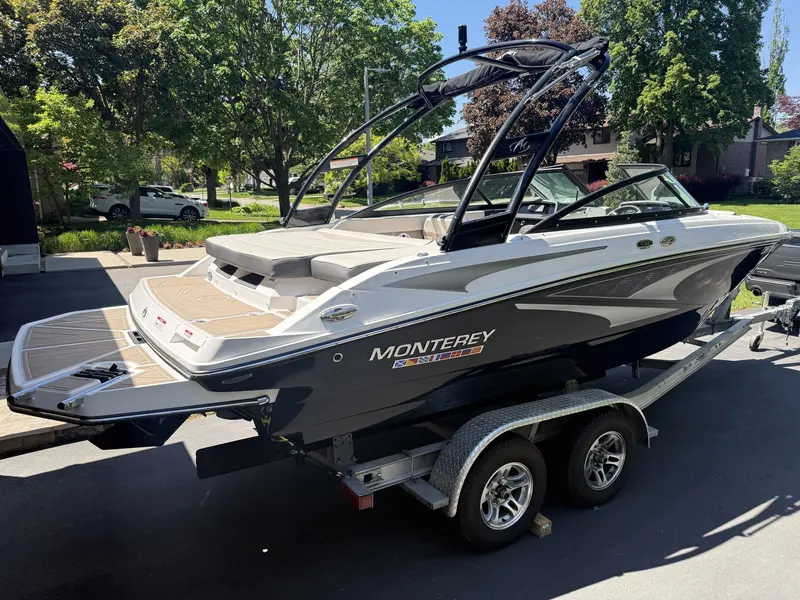 2025 Monterey Boats M20 SERIES thumbnail 4