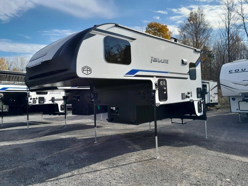 Palomino Real Lite 2114 2025 alt