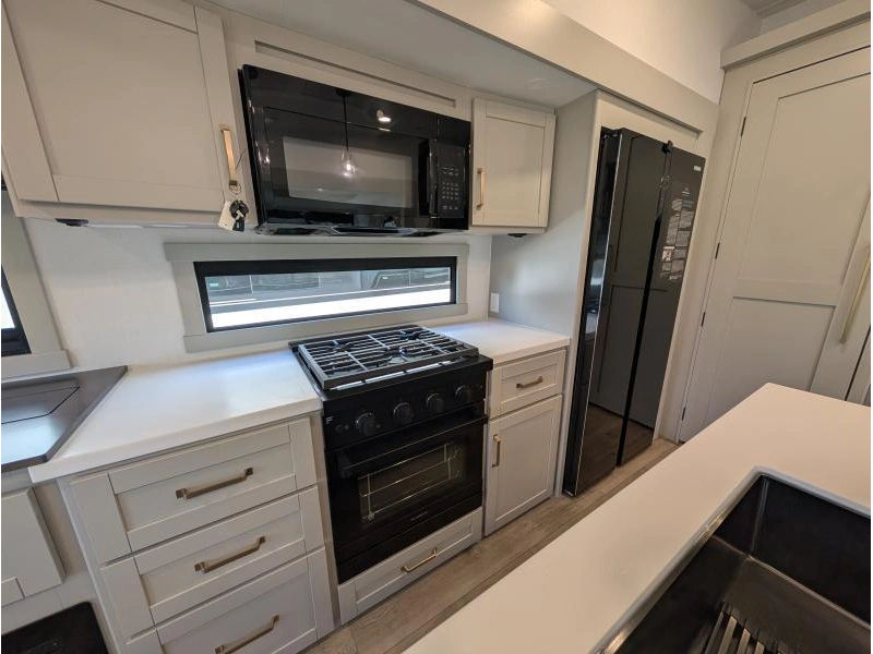 2026 Brinkley Model Z Z2900 alt