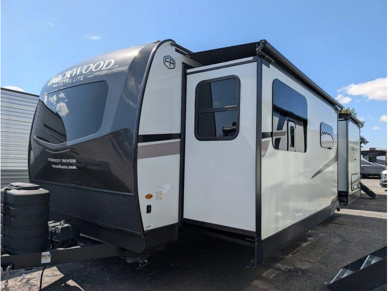 Forest River Rockwood Ultra Lite 2608bs 2026 alt