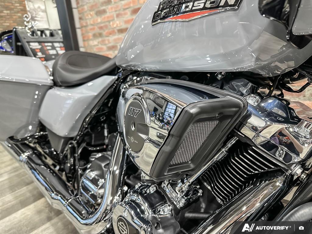 2026 Harley-Davidson ROAD GLIDE thumbnail 17