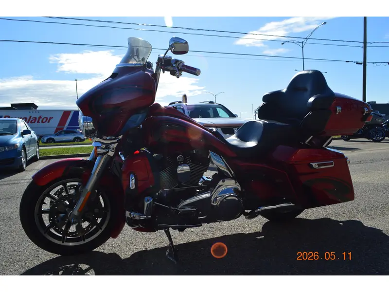2015 Harley-Davidson FLHTCUL thumbnail 4