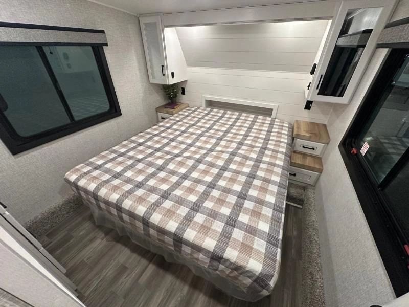 Jayco Eagle 27mlc 2027 alt