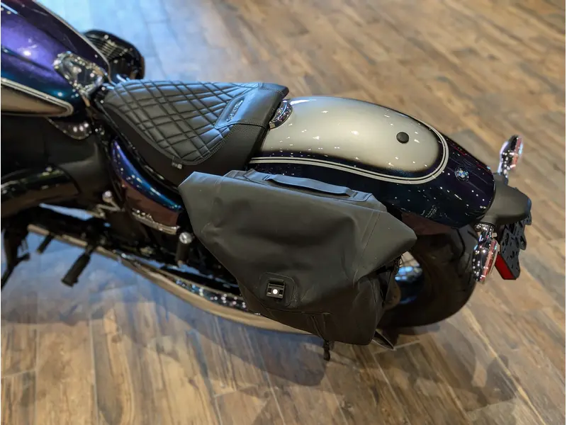 2022 BMW R 18 // Option 719 Galaxy Dust Metallic/Titan Silver Metallic thumbnail 12