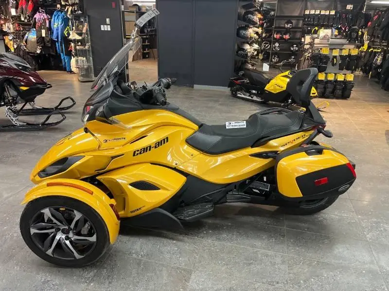 2014 Can-Am SPYDER ST-S SE5 JAUNE thumbnail 3