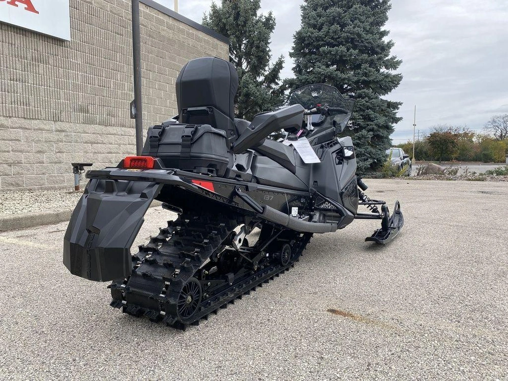 2026 Polaris Prostar S4 Indy Adventure 137 Gloss Black / Blue Dusk alt