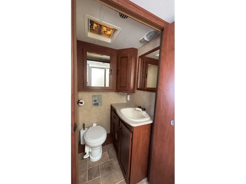 2011 Forest River SUNSEEKER 3100 thumbnail 16