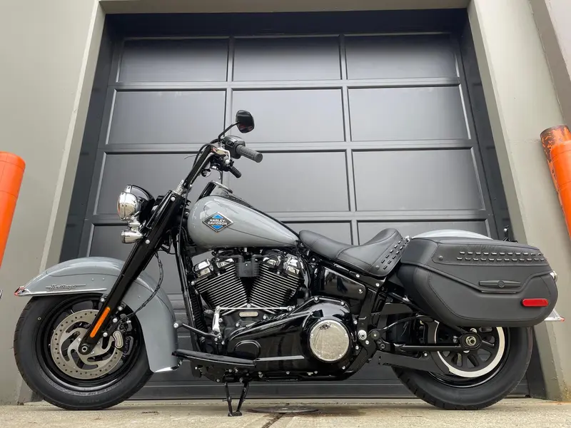 2026 Harley-Davidson FLHC - Heritage Classic thumbnail 9